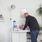 Grzejnik dla niemowląt na stojaku 2w1 timer pilot 350W/700W HeatCare+ REER