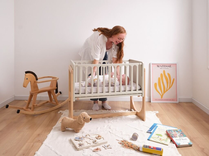 Łóżeczko drewniane dostawne 4w1 dostawka sofa biurko HATO GEUTHER