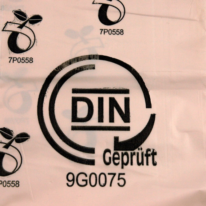 Worki biodegradowalne kompostowalne ATEST 35L 500 sztuk 50 rolek SIPEKO